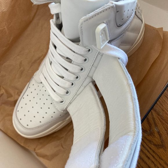 RIGHT SHOE ONLY * Les Hommes women's size 40 high top velcrow strap puff sneaker - Picture 8 of 11